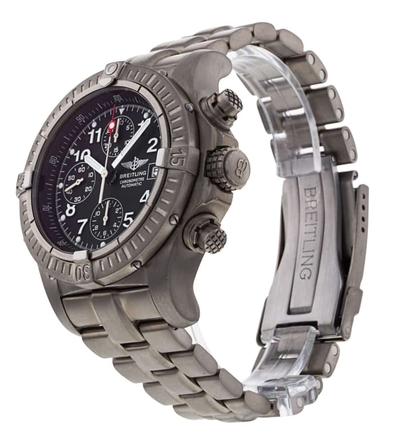Breitling Chrono Avenger E13360